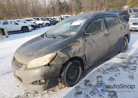 2010 Toyota Matrix S z USA, uszkodzony, nr VIN 2T1LE4EE6AC017046